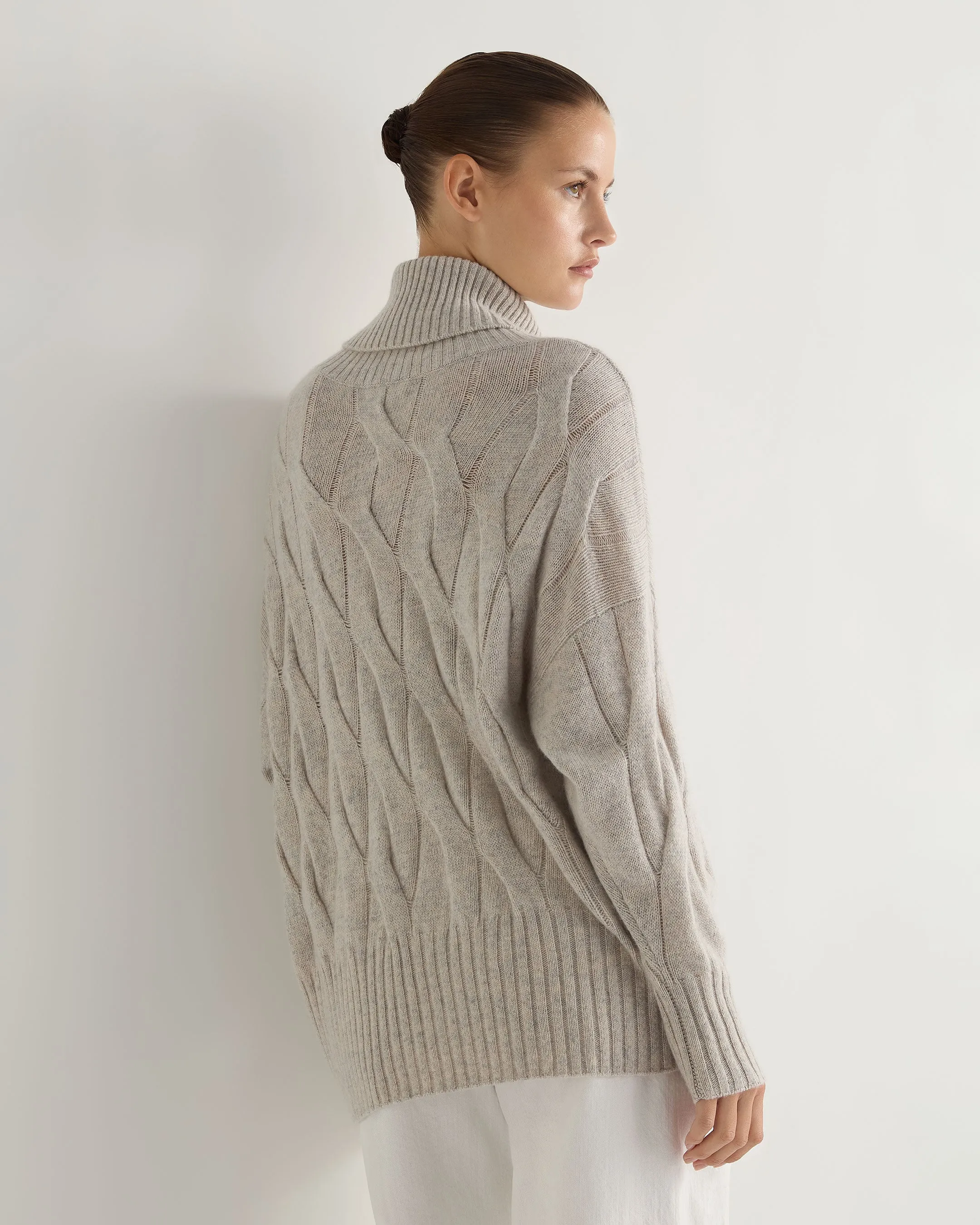 Women's Emmie Relaxed Cable Turtle Neck Cashmere Sweater Nougat Brown Marl
